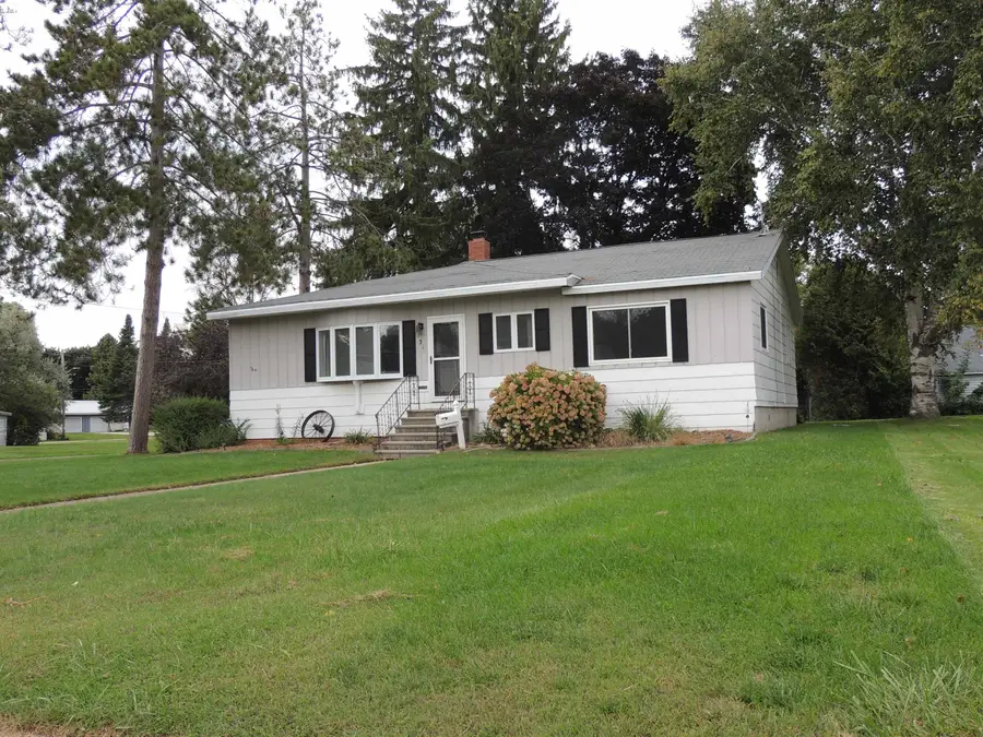231 Madison Street, Oconto, WI 54153 - #2