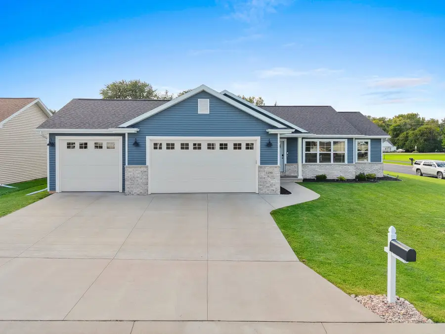 1290 Brenda Lane, Neenah, WI 54956 - #2