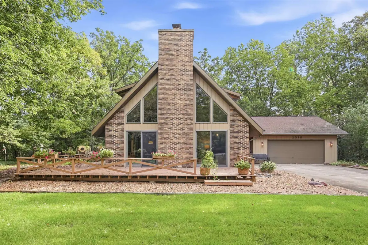 2098 Shawnee Lane, Oshkosh, WI 54901 - #1