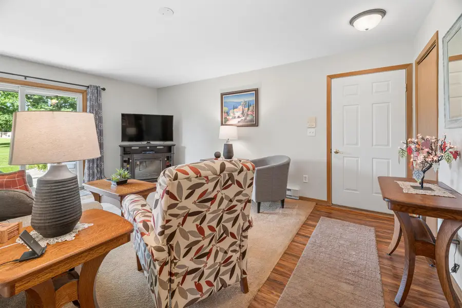 2553 Village Lane #B, Oshkosh, WI 54904 - #3