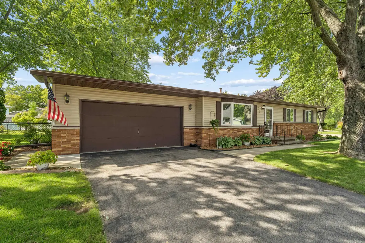 1135 Heritage Trail, Oshkosh, WI 54904 - #1