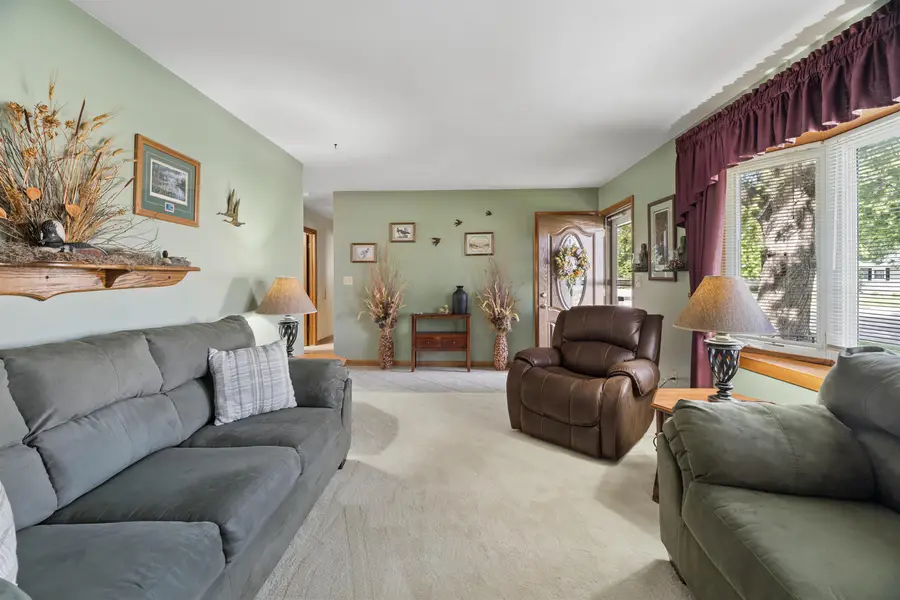 1135 Heritage Trail, Oshkosh, WI 54904 - #3