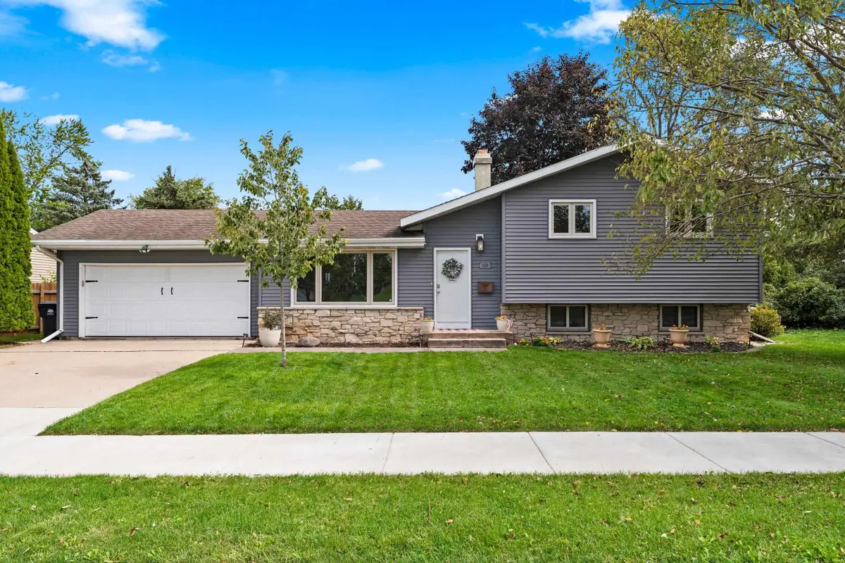 654 Cedar Street, Neenah, WI 54956 - #1