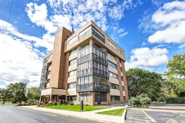 2130 Lost Dauphin Road #4N, DE PERE, WI 54115
