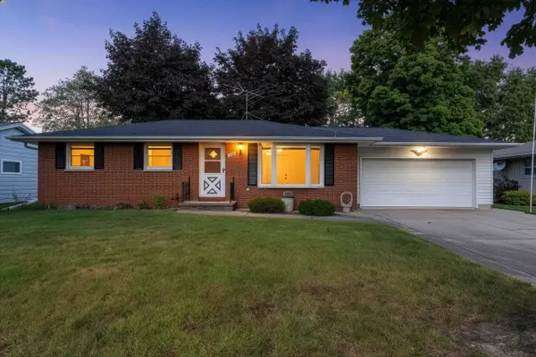 1030 Downer Street, GREEN BAY, WI 54304-2025