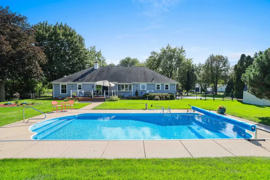 2924 Ridgeway Drive, Neenah, WI 54956-9529 - #3
