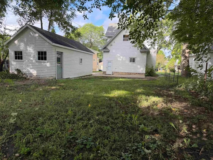 176 N Pearl Street, Berlin, WI 54923-1560 - #2
