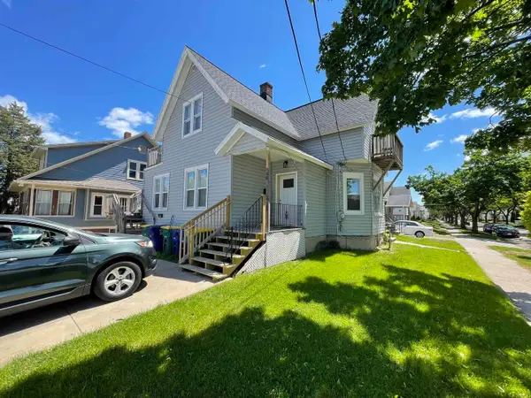 800 St George Street, GREEN BAY, WI 54302-1425