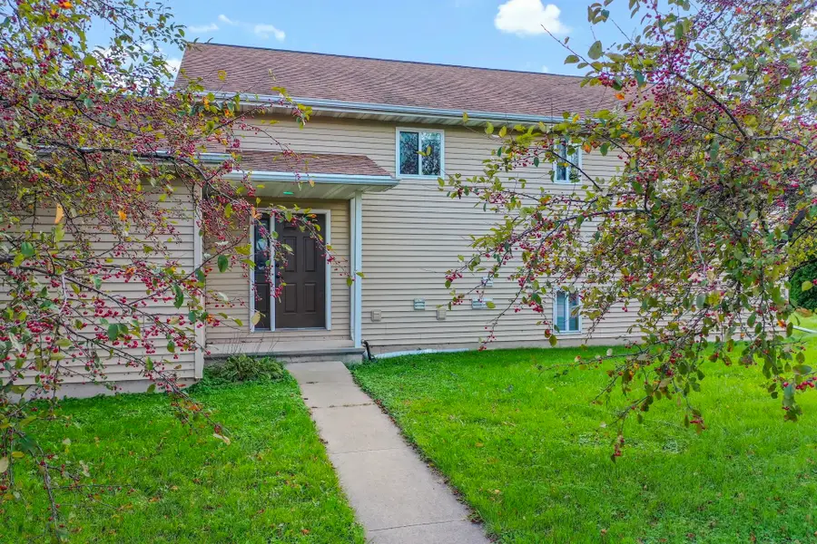 1737 Evans Street, Oshkosh, WI 54901-3074 - #3