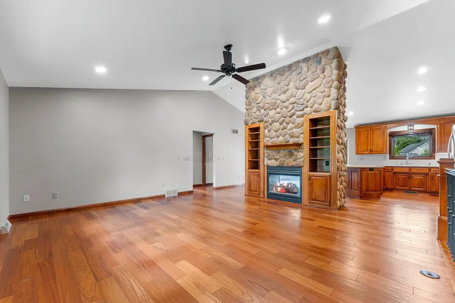 2328 Lost Dauphin Road, De Pere, WI 54115-8166 - #2