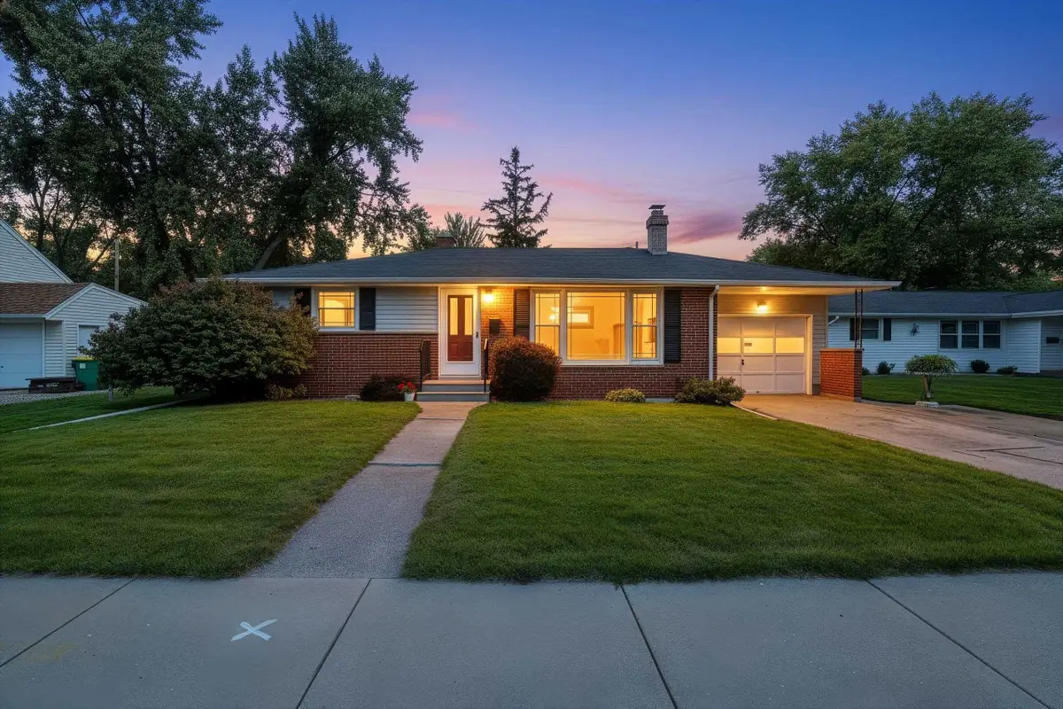 1086 Thorndale Street, Green Bay, WI 54304-3913 - #1