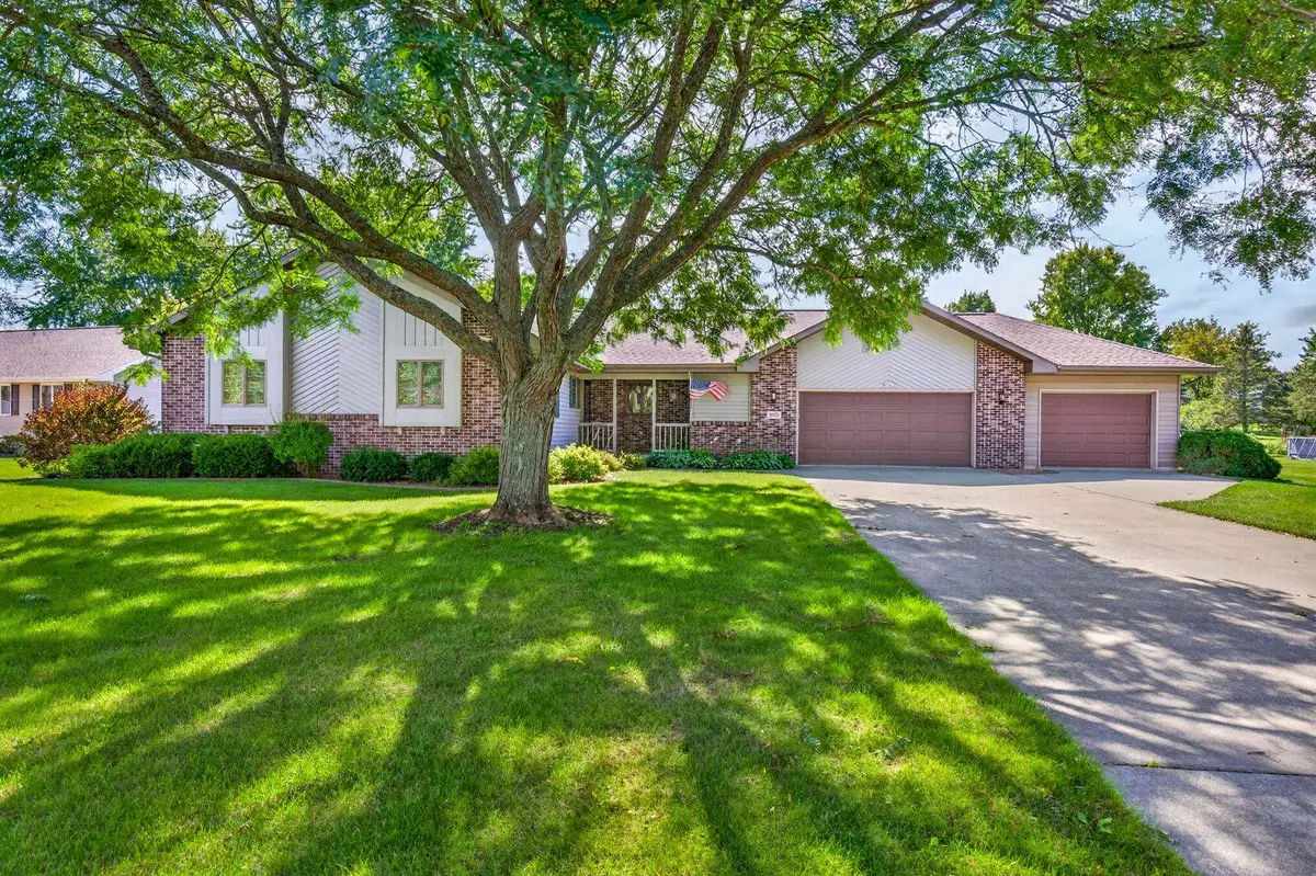 W6561 Cedar Lane, Greenville, WI 54913 - #1