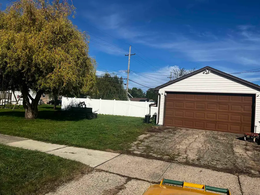 403 Roosevelt Street, Fond Du Lac, WI 54935-2555 - #3