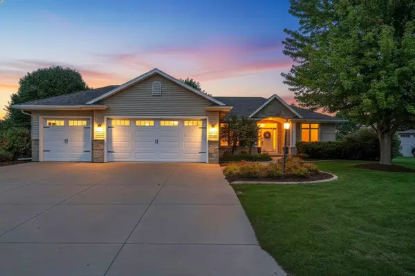 W2562 Fontana Way, APPLETON, WI 54915