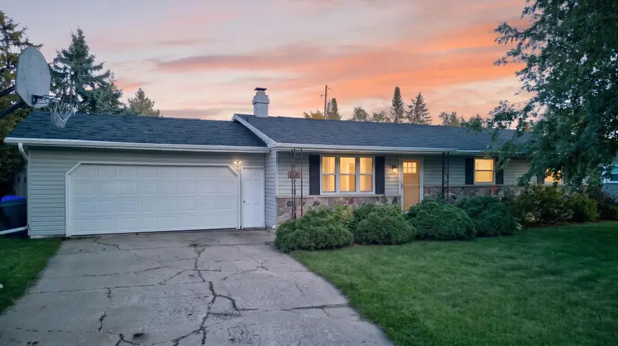 2516 N Summit Street, Appleton, WI 54914 - #3