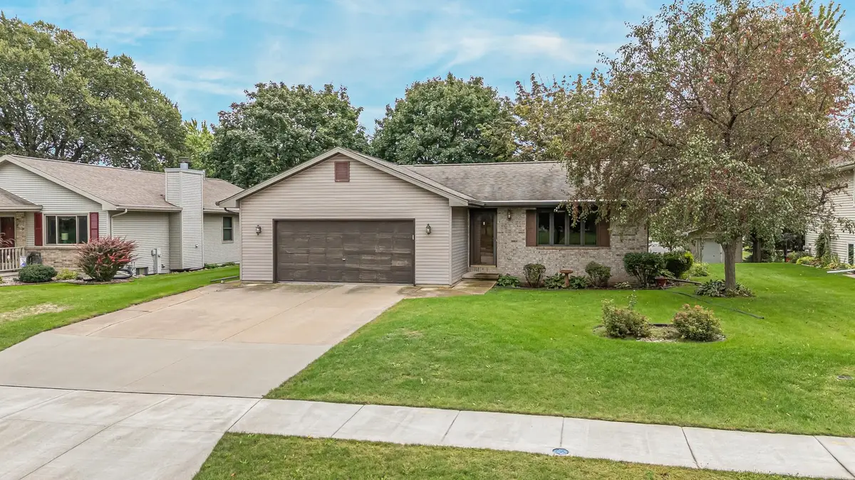 3115 W 9th Avenue, Oshkosh, WI 54904 - #1