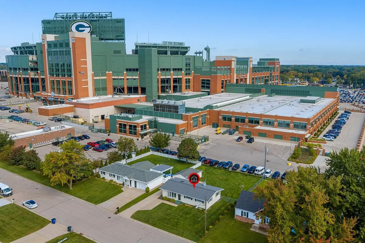 910 Stadium Drive, Green Bay, WI 54304-4449 - #1