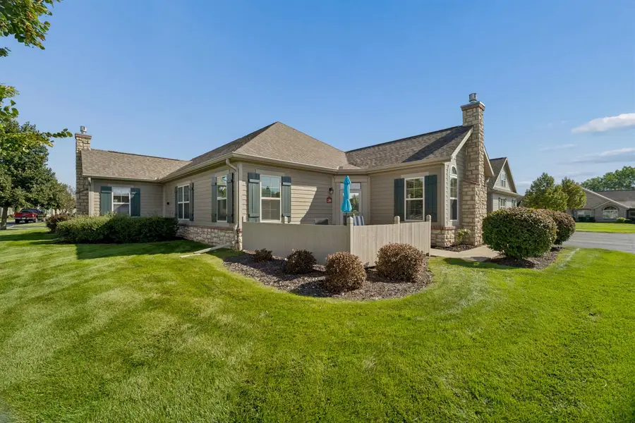 2301 E Tuscany Way, Appleton, WI 54913 - #2