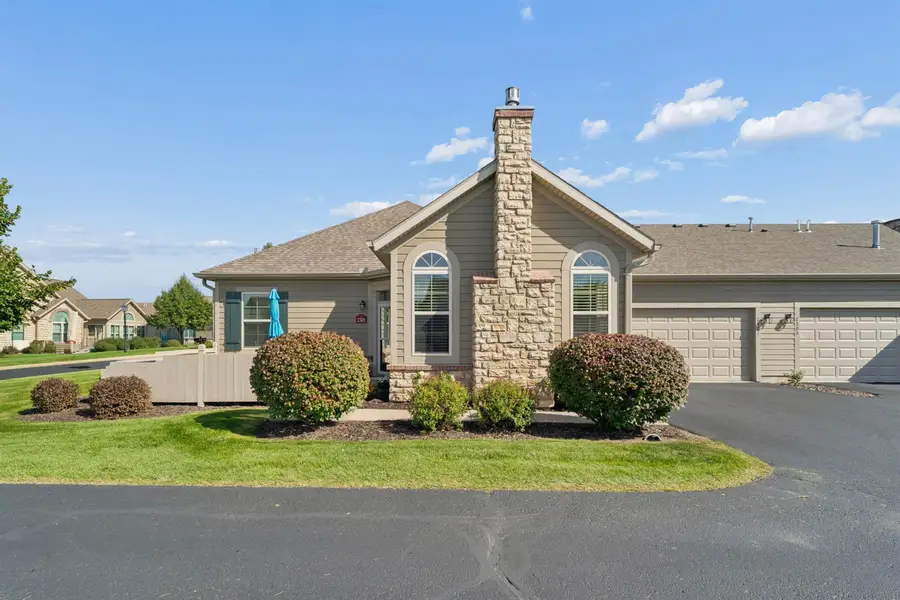 2301 E Tuscany Way, Appleton, WI 54913 - #3