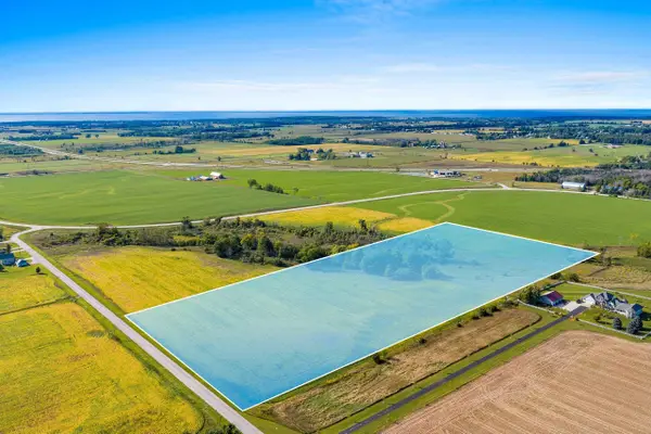 Hump Road, BRUSSELS, WI 54204