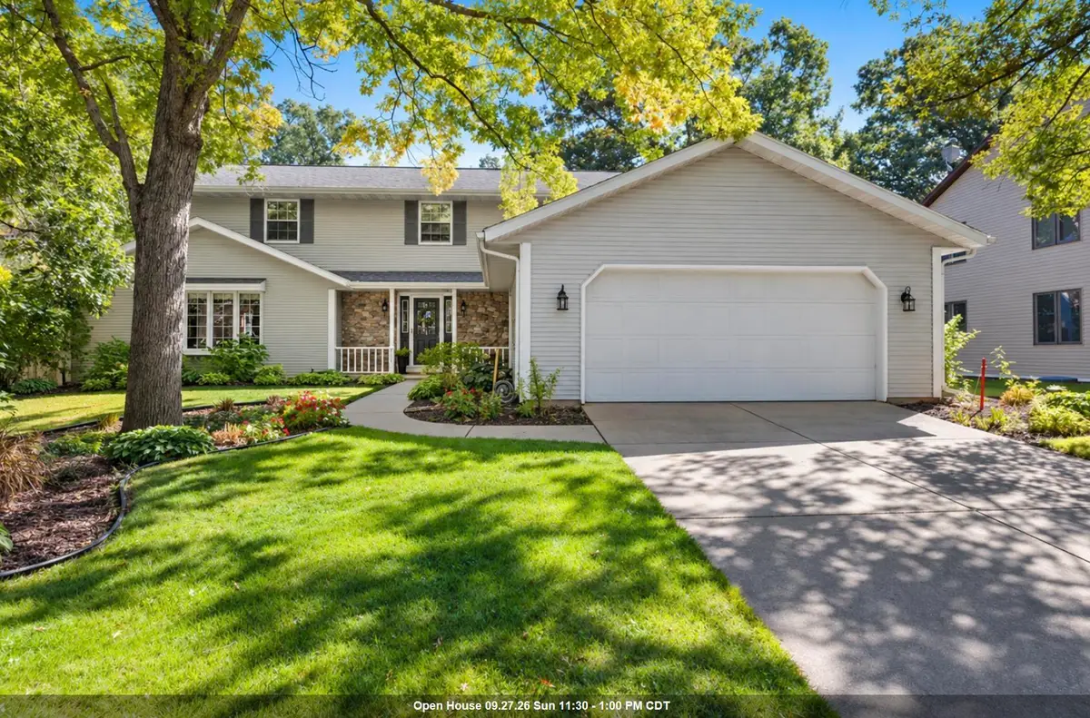 425 E Fox Run Circle, Green Bay, WI 54311 - #1