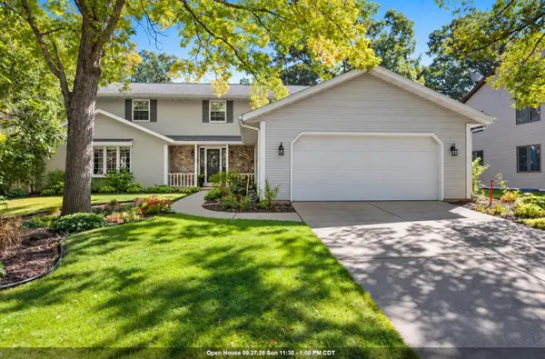 425 E Fox Run Circle, GREEN BAY, WI 54311
