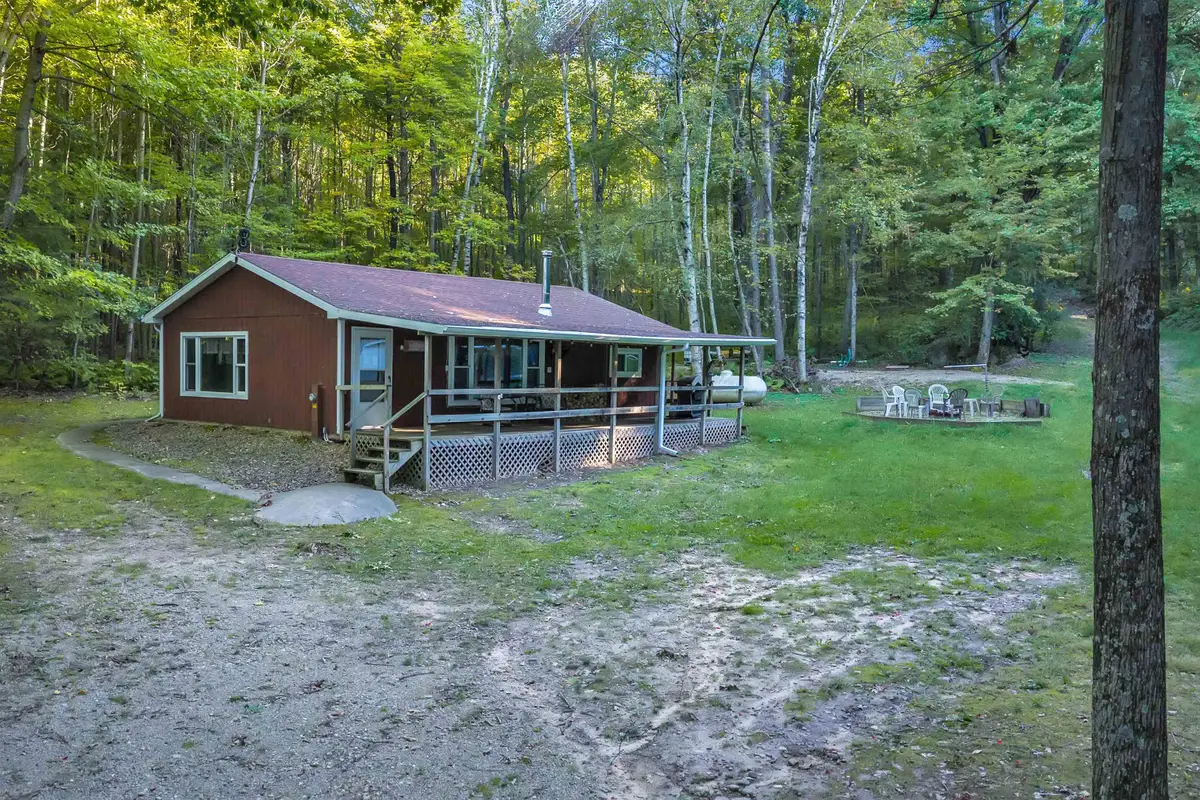 E559 Indian Valley Road, Waupaca, WI 54981 - #1