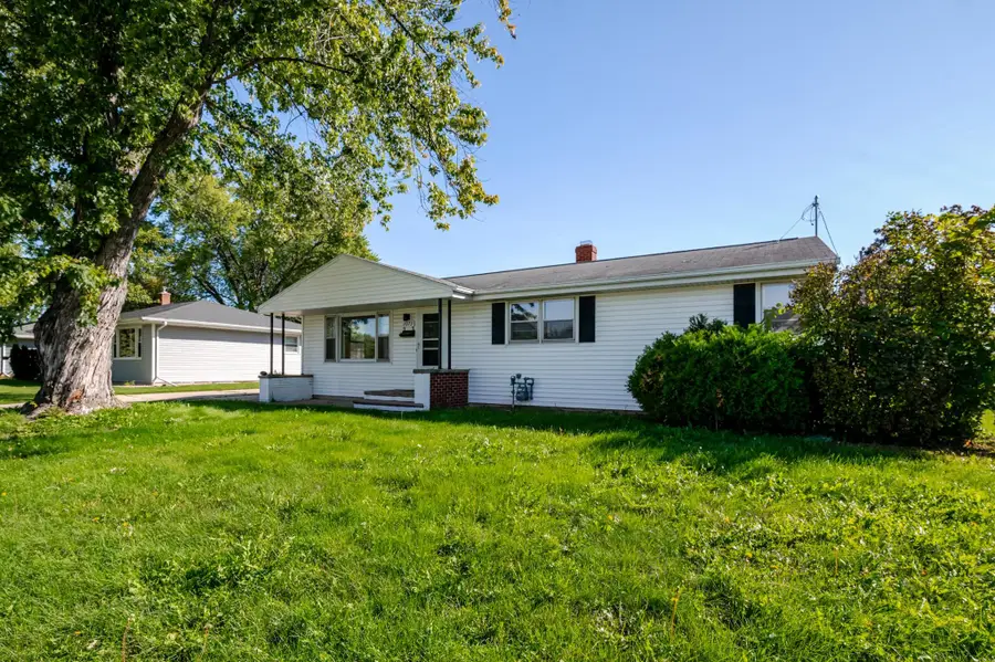 1073 Suburban Drive, De Pere, WI 54115 - #3