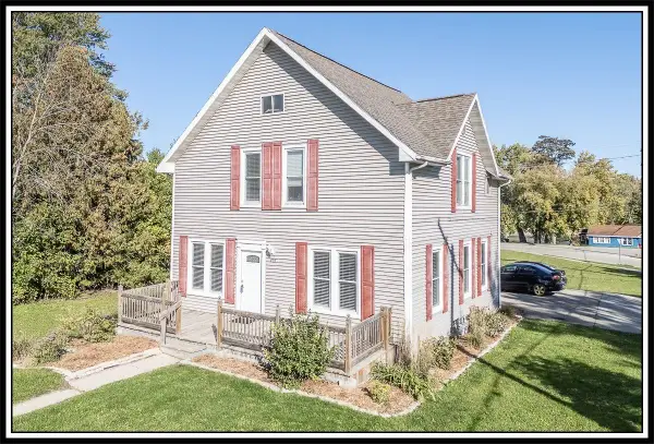 215 E Spring Street, NEW LONDON, WI 54961-1466