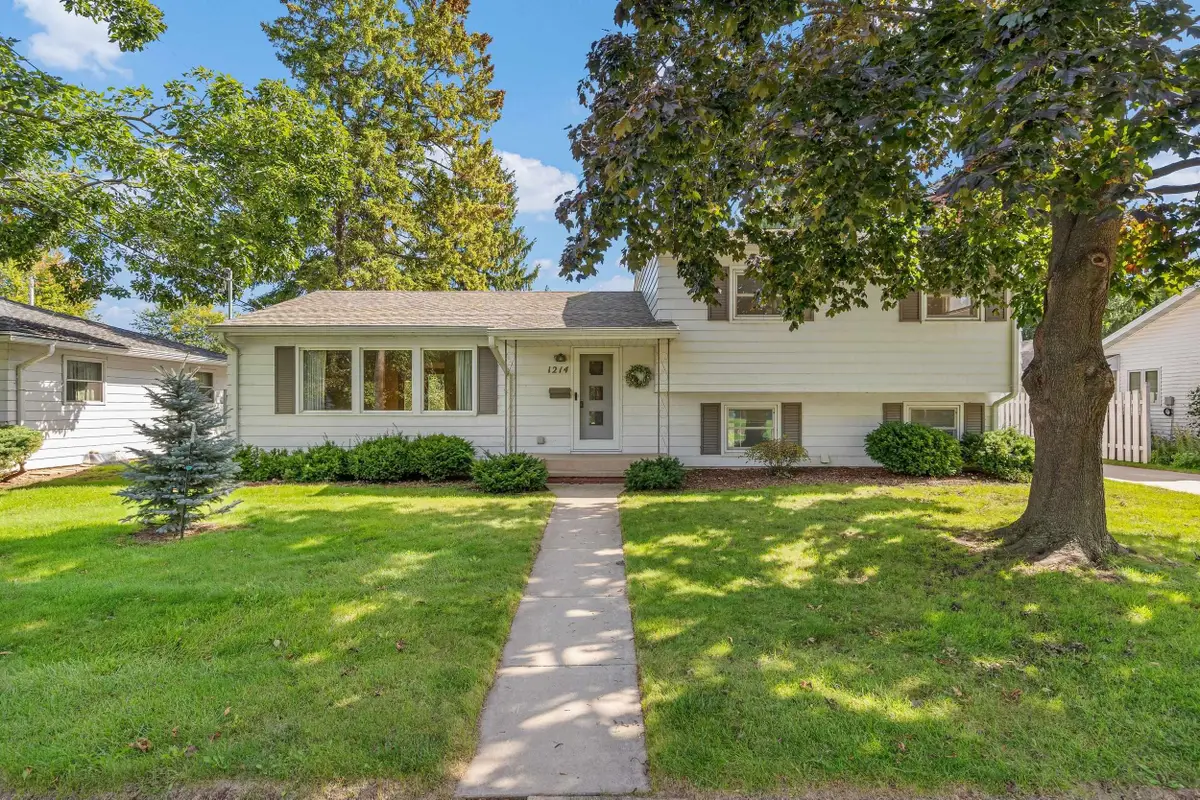 1214 Campbell Street, Neenah, WI 54956 - #1
