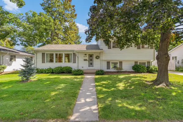 1214 Campbell Street, NEENAH, WI 54956