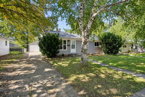 937 Gail Avenue, NEENAH, WI 54956