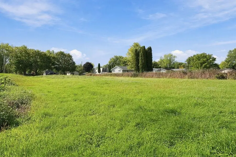 651 E River Drive, Omro, WI 54963 - #2