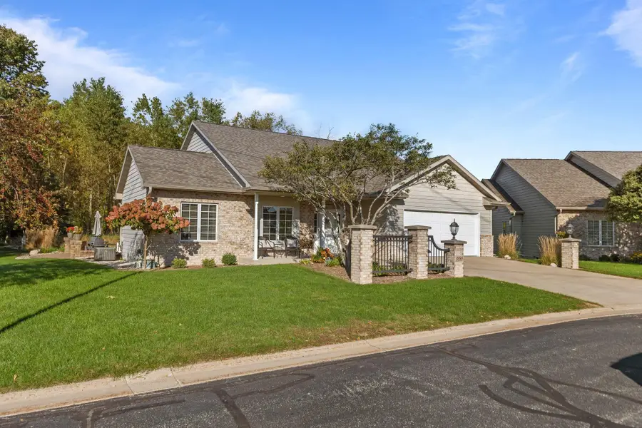 3889 N Crosscreek Circle, Appleton, WI 54913 - #3