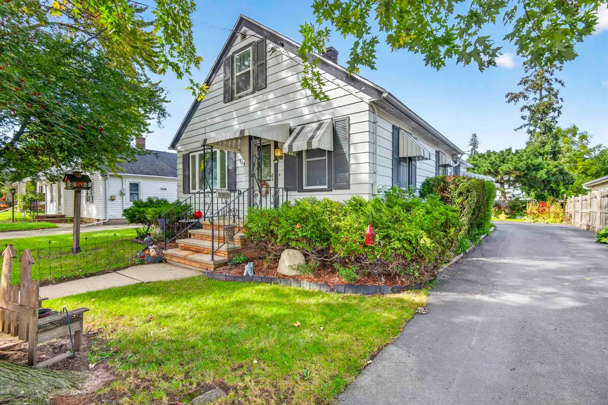 824 W Hawes Avenue, Appleton, WI 54914 - #1