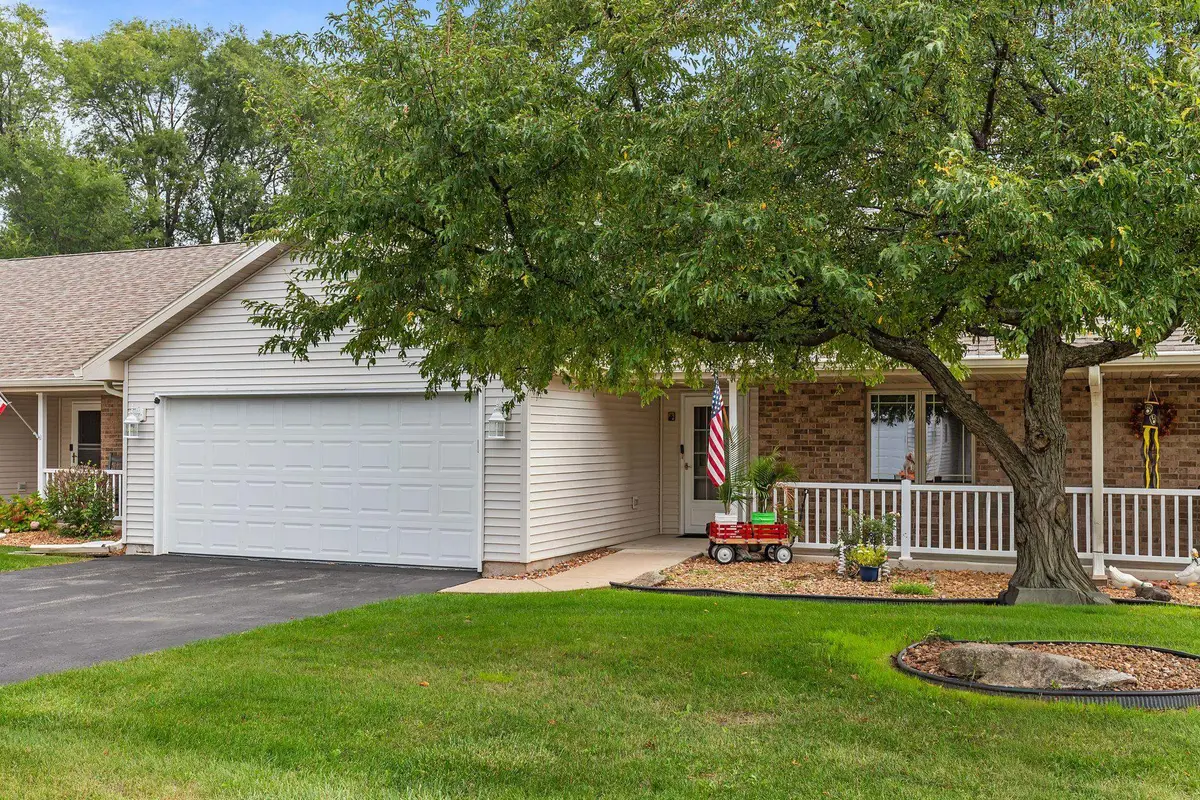2770 Havenwood Drive #B, Oshkosh, WI 54902 - #1