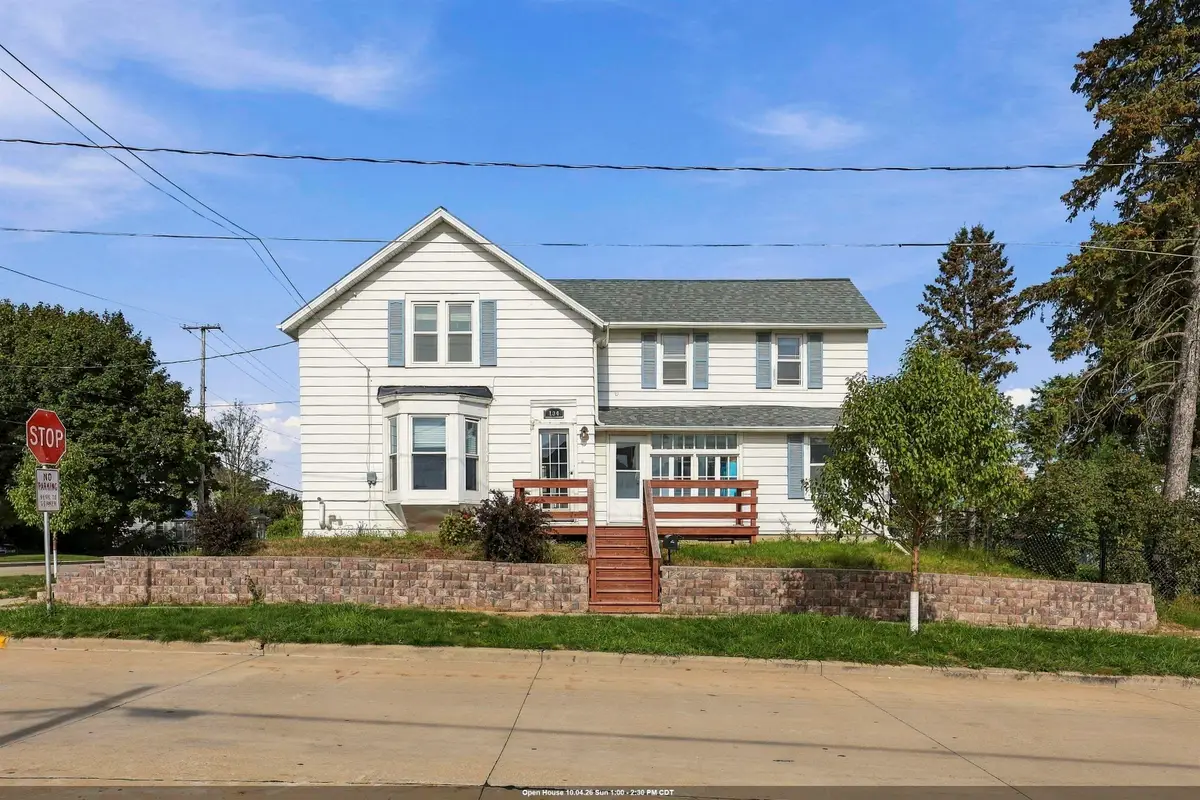134 Sarah Street, Kaukauna, WI 54130 - #1