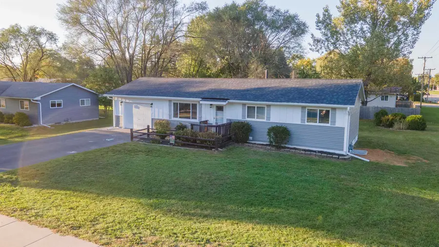 458 E Green Meadow Drive, Wautoma, WI 54982 - #3