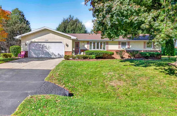 1596 Oakridge Court, MENASHA, WI 54952-1233