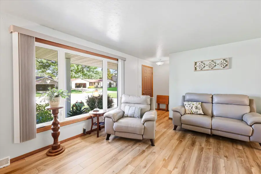1417 Lindale Lane, Green Bay, WI 54313 - #3