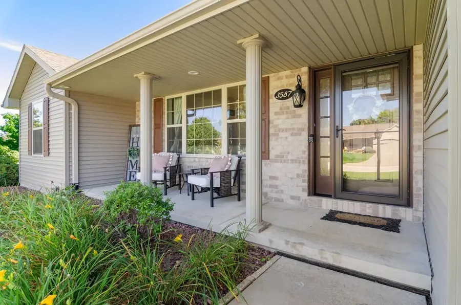 3587 Mighty Oak Trail, Green Bay, WI 54313 - #3