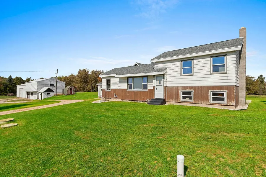 7408 Trail Road, Gillett, WI 54124 - #2