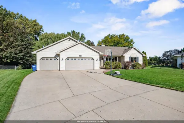 720 Hickory Valley Court, DE PERE, WI 54115