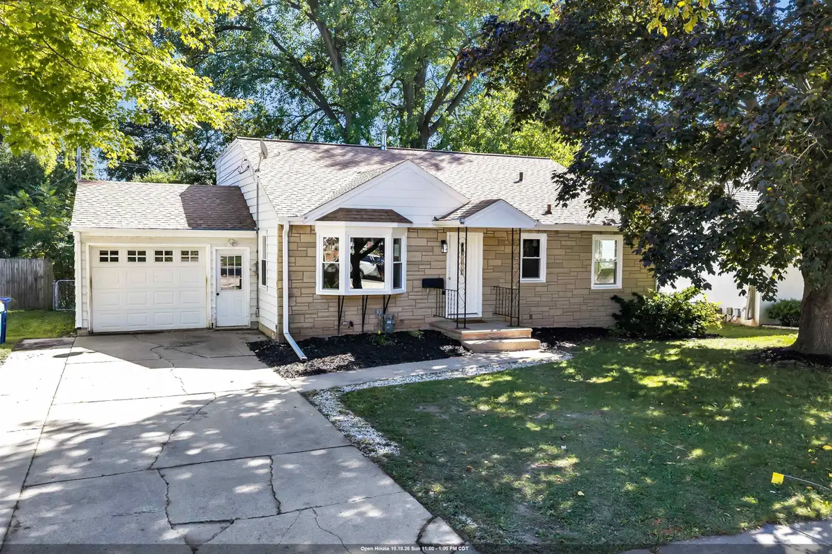 1017 Raymond Street, Green Bay, WI 54304 - #1