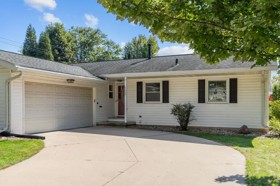 1629 W Grant Street, Appleton, WI 54914-2590 - #2