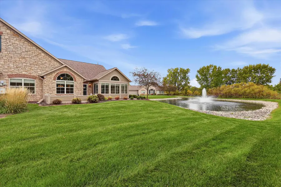 2422 E Tuscany Way, Appleton, WI 54913 - #2