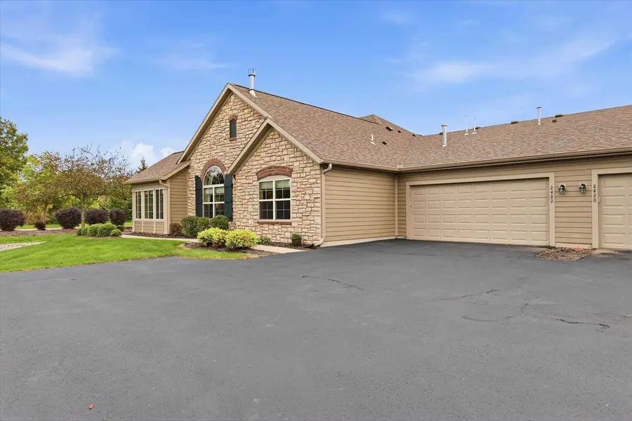 2422 E Tuscany Way, Appleton, WI 54913 - #3