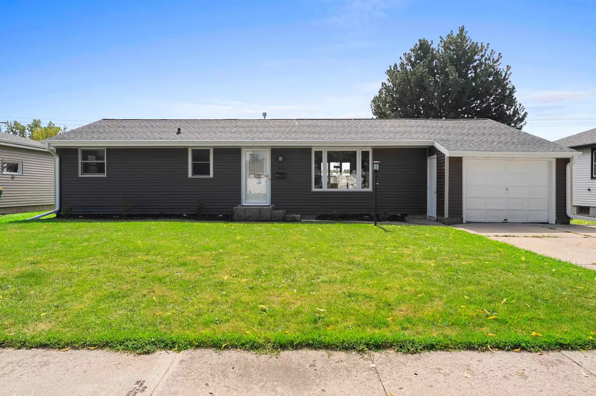 1682 Debra Lane, Green Bay, WI 54302 - #1