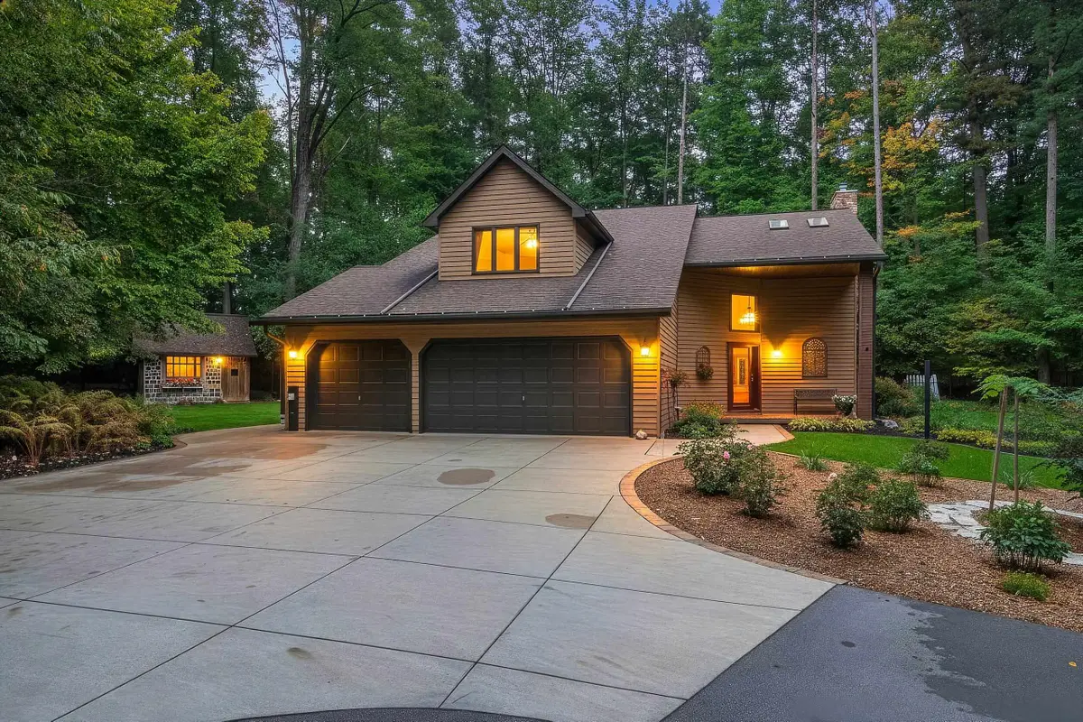 2250 Cathedral Forest Drive, Green Bay, WI 54313-0000 - #1