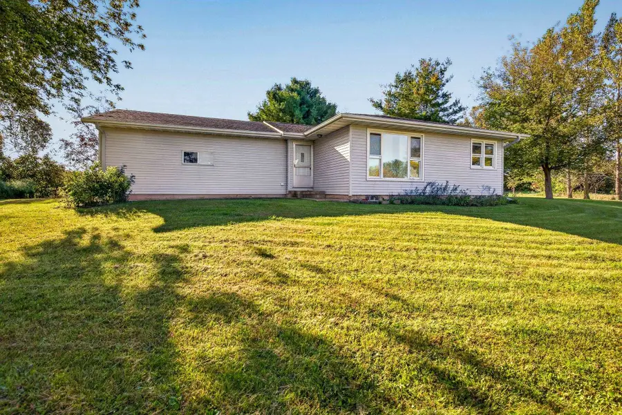 E7943 State Road 54, New London, WI 54961 - #2